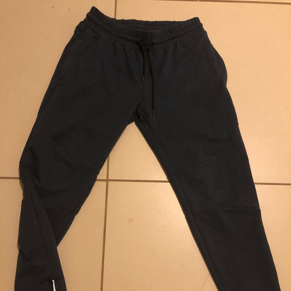 Alphalete Joggers